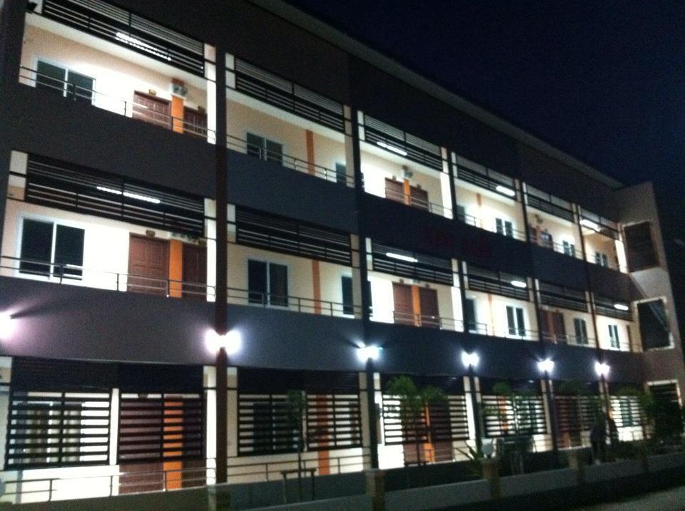 Gongaew Mansion Hotel Ubonratcsathani Kültér fotó