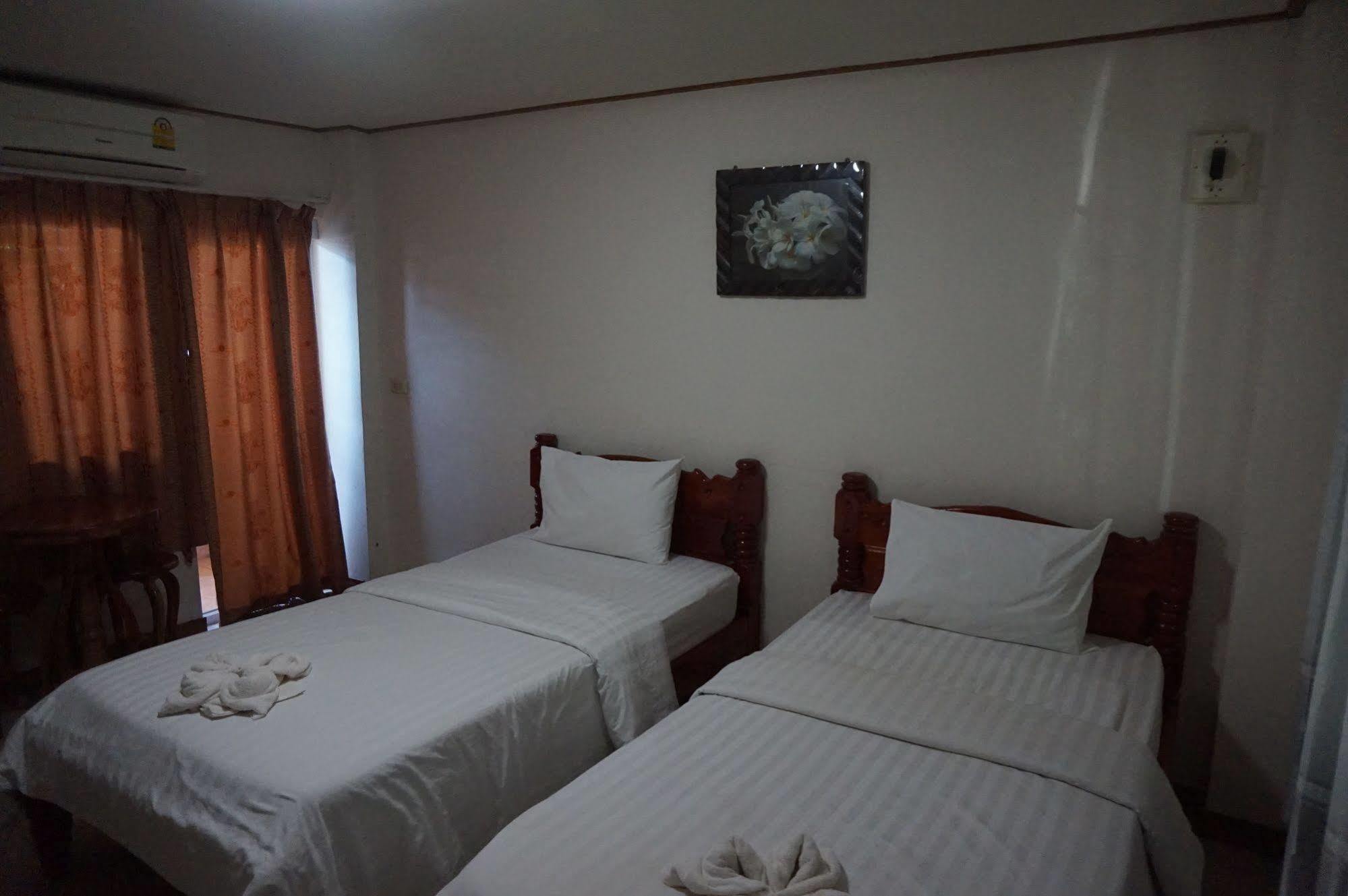 Gongaew Mansion Hotel Ubonratcsathani Kültér fotó