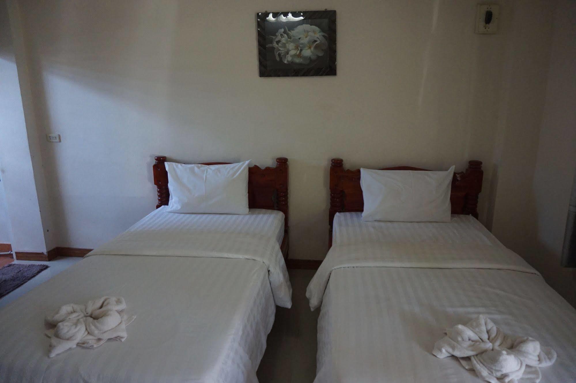 Gongaew Mansion Hotel Ubonratcsathani Kültér fotó